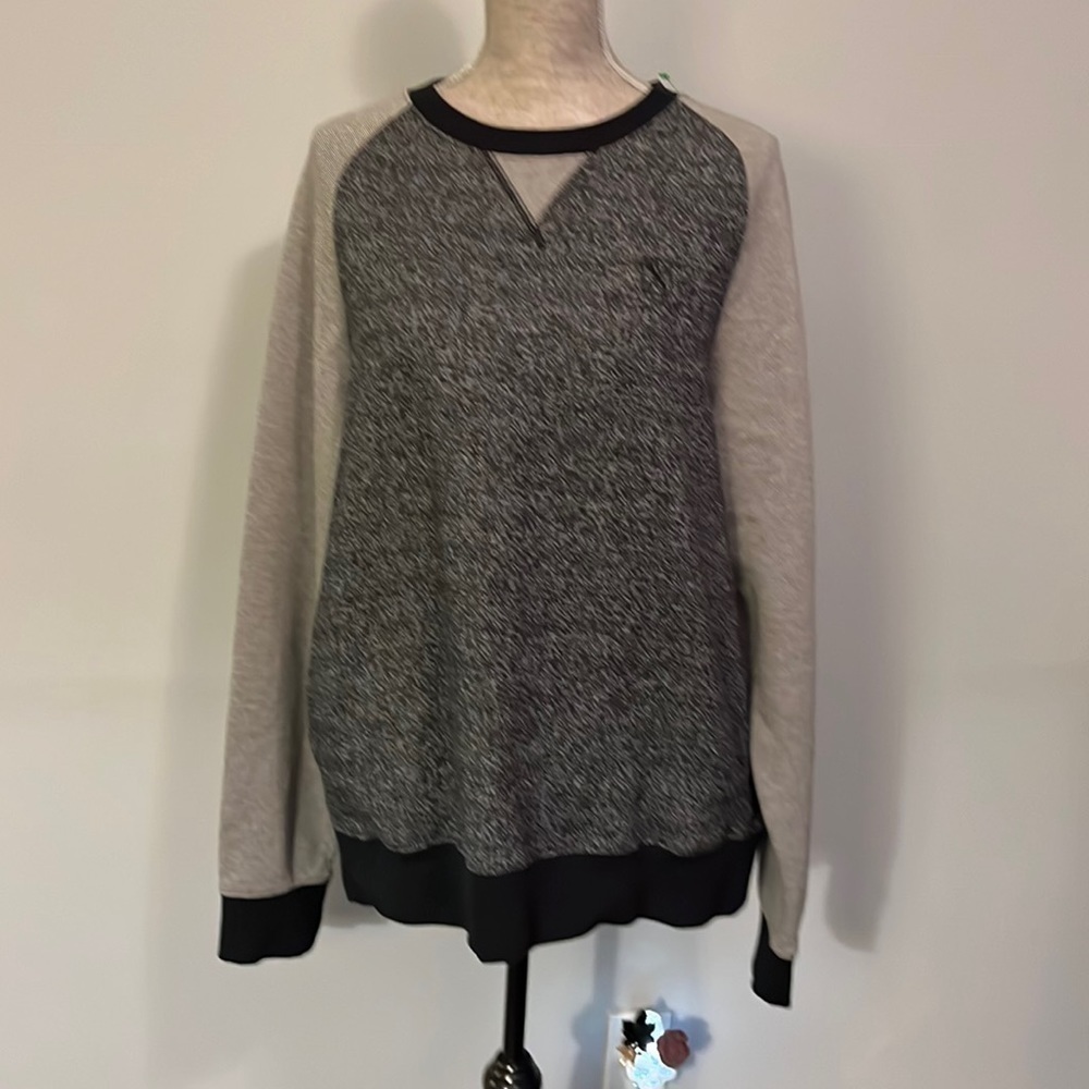Marc Ecko Blk & Gray Sweater, Pocket in the front, Sherpa like lining  XL.